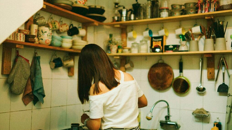 Crece brecha de género laboral en México: mujeres doblan a hombres en horas de trabajo no remuneradas