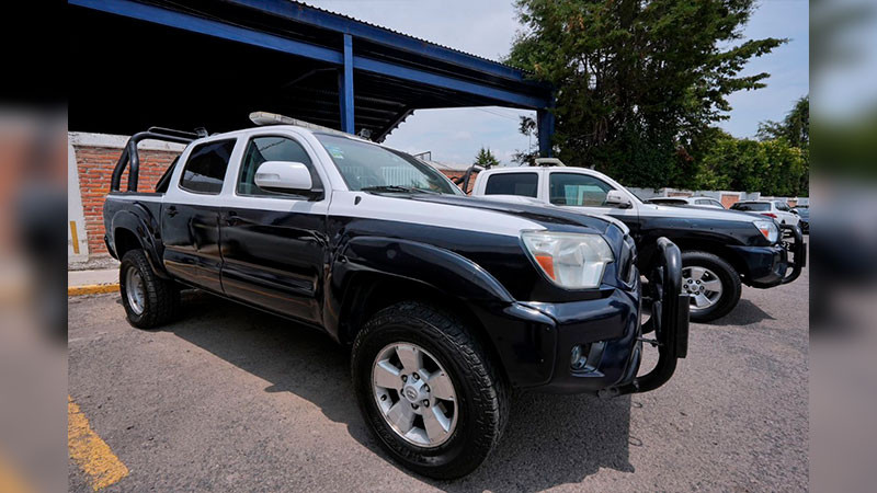 Felifer Macías Olvera encabezó la donación de 10 vehículos al Municipio de Huimilpan, Querétaro 