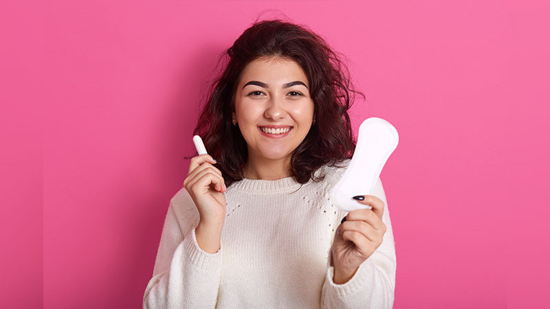 Iniciativa permitirá a alumnas de nivel primaria y secundaria faltar a clases en caso de dolor menstrual en CDMX; indican que también habrá facilidades por si presentan algún embarazo