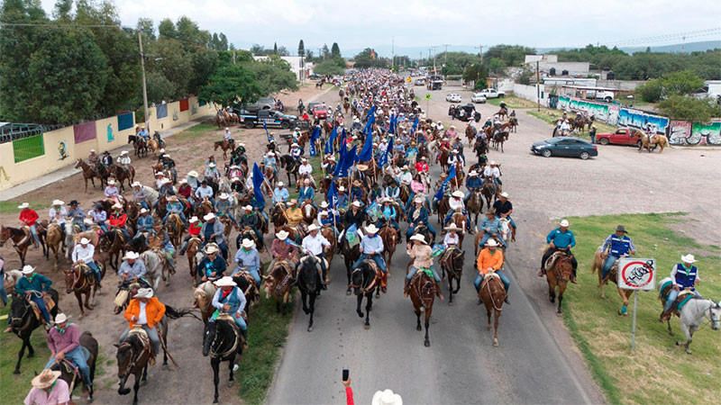 Encabeza alcalde de El Marqués la cabalgata de la Expo Campo 2025
