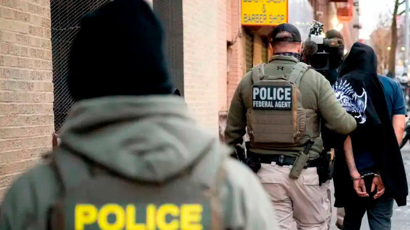 EEUU acelera redadas migratorias en Chicago; arriba personal de la Patrulla Fronteriza