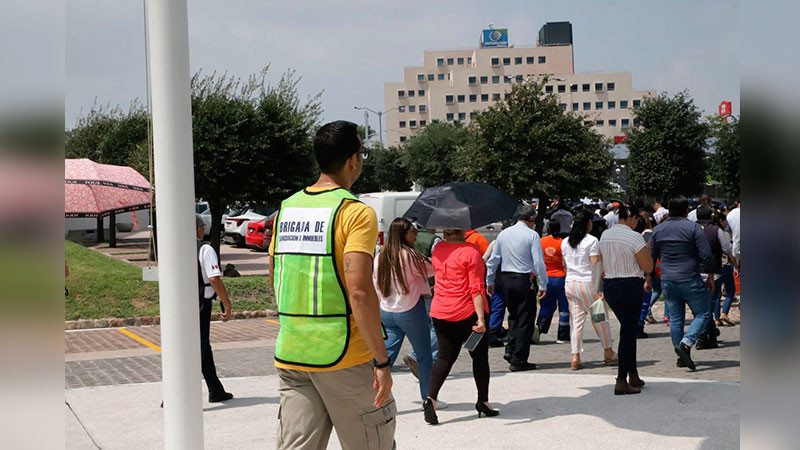 Participarán más de 100 mil personas en mega simulacro en Querétaro 