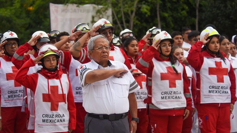 Cruz Roja Mexicana recuerda a víctimas de los sismos de 1985 y 2017 con toque de sirenas de ambulancias