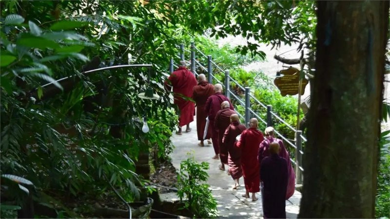 Tragedia en Sri Lanka: mueren siete monjes budistas tras desplome de teleférico