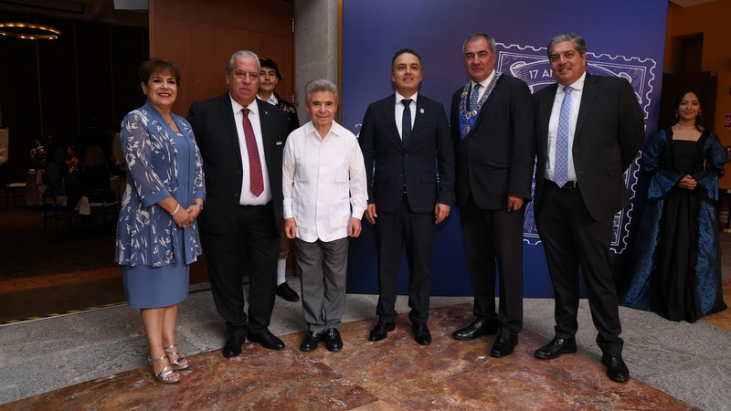 Reconoce Eric Gudiño al Club Skål Internacional Querétaro 695, en su 17 aniversario