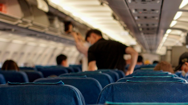 Médico mexicano salva una vida en vuelo internacional