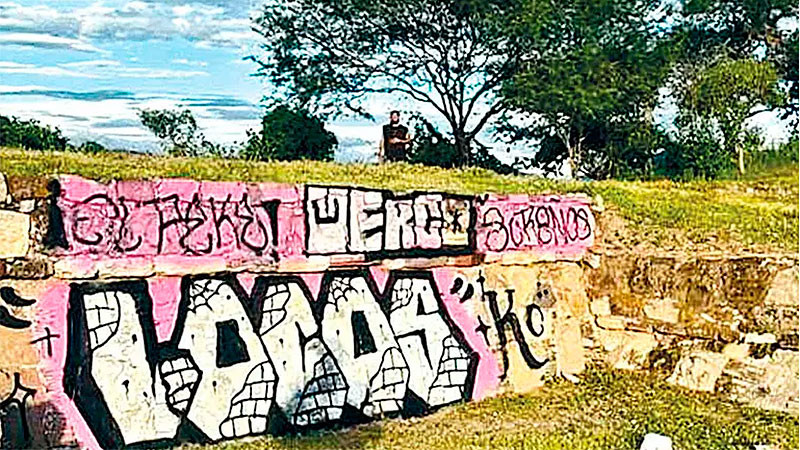 Encuentran zona arqueológica mixteca vandalizada en Oaxaca