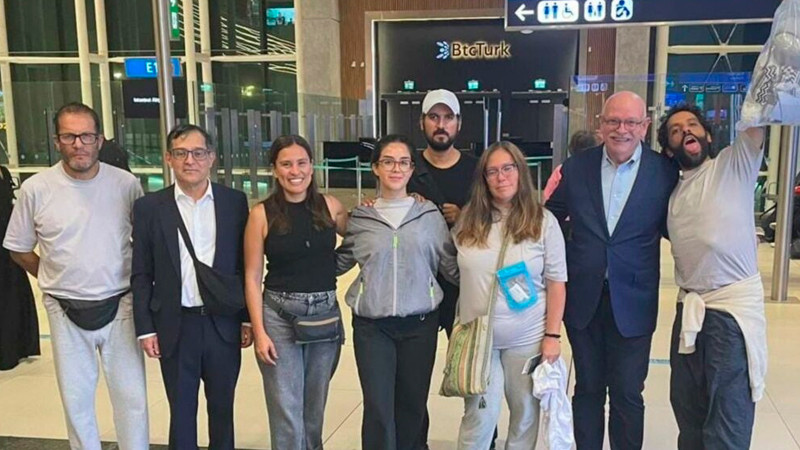 Llegan a CDMX mexicanos detenidos por Israel mientras llevaban ayuda humanitaria a Gaza