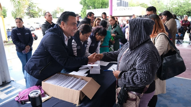 Entrega SEDESOQ Tarjetas Contigo en Pedro Escobedo