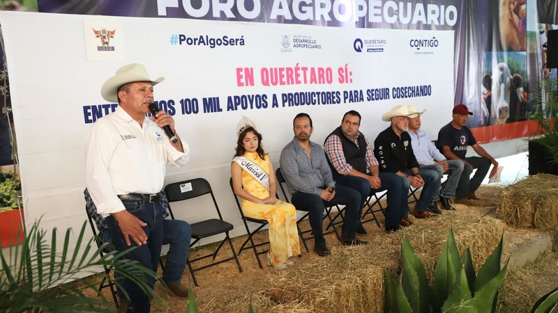 Entrega SEDEA apoyos a productores de Colón, Querétaro
