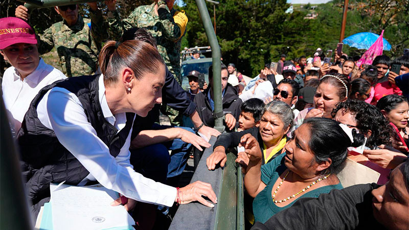 “Estamos apoyando para salir de esta”: Claudia Sheinbaum, durante los recorridos en estados afectados por lluvias