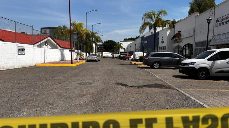 Dentro de un dren localizan a una persona sin vida en la colonia Colinas del Cimatario de Querétaro