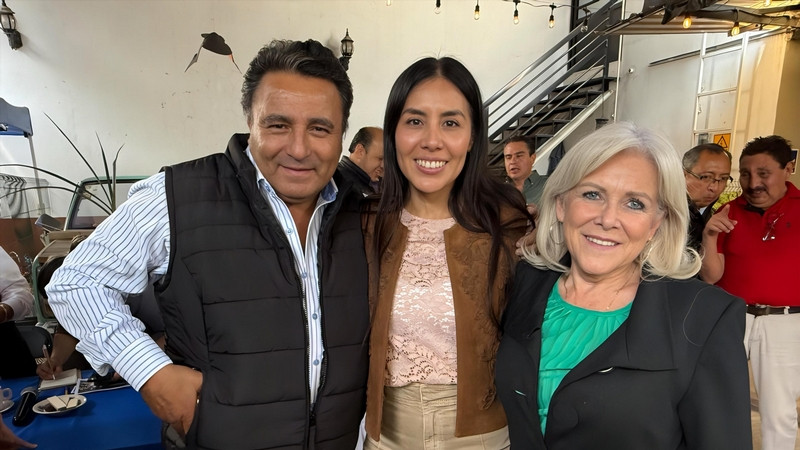 Dialoga Liliana San Martín con gremio restaurantero en San Juan del Río, Querétaro