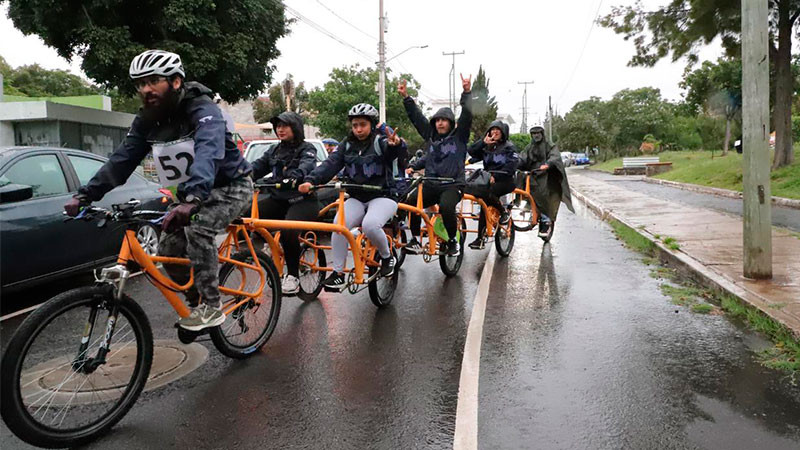 Recibe Beatriz Marmolejo petición ciudadana para audiencia pública sobre movilidad ciclista en el municipio de Querétaro