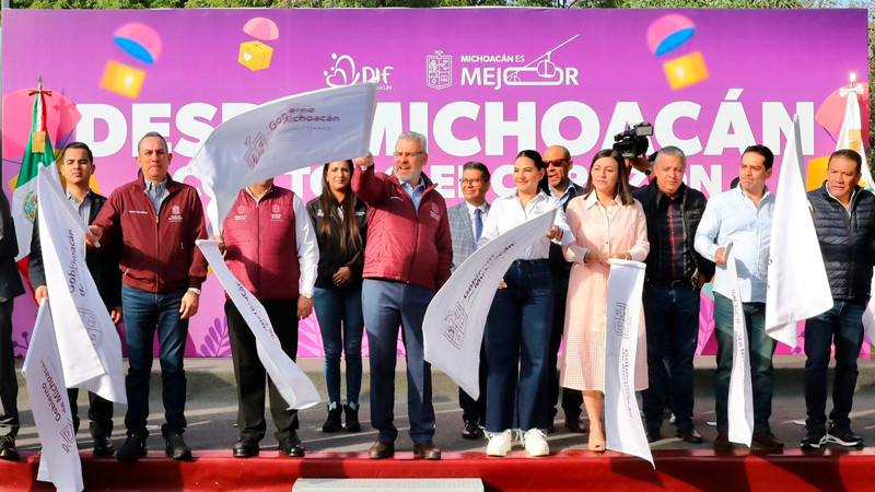 Bedolla da banderazo de salida a 55 toneladas de ayuda para estados afectados por lluvias