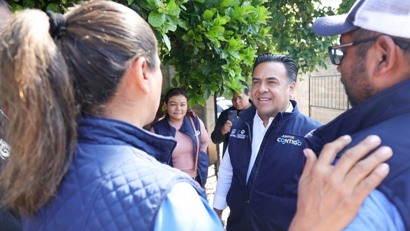 SEDESOQ entrega enseres a familias afectadas por lluvias en Arroyo Seco