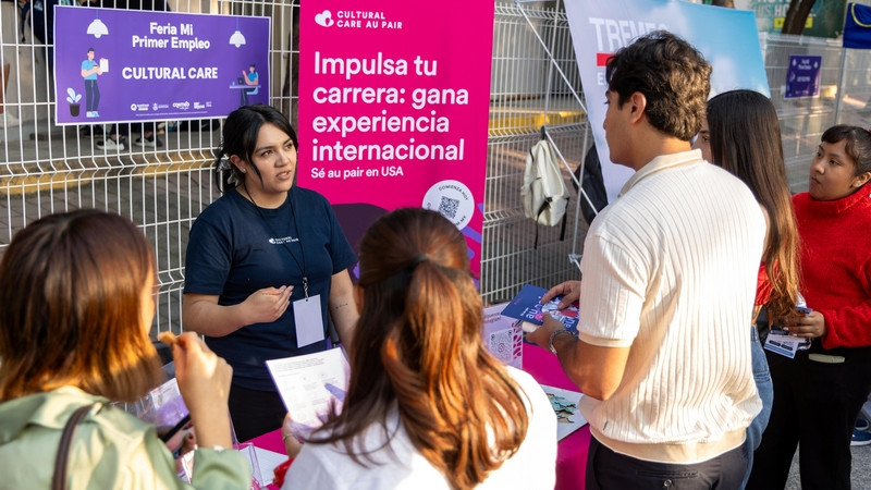 SEJUVE y SEDESU acercan ofertas laborales a jóvenes en Querétaro