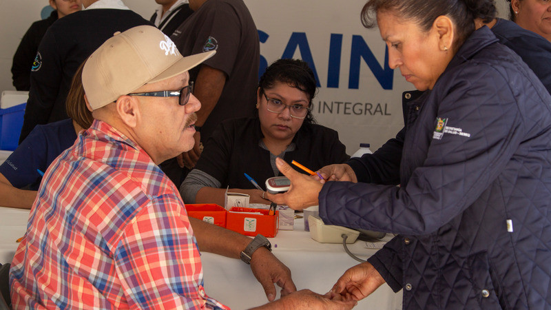 Secretaría del Trabajo acerca servicios médicos gratuitos a trabajadores de San Juan del Río, Querétaro