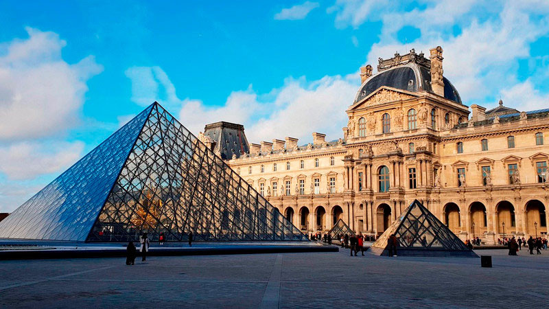Detienen a dos sospechosos por el robo en el Museo de Louvre 