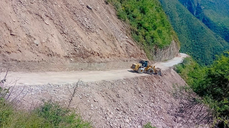 Concluye remoción de derrumbe en municipio de San Joaquín, Querétaro
