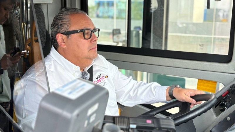 Conduce Gerardo Cuanalo la ruta T11 para evaluar las condiciones del servicio en Querétaro