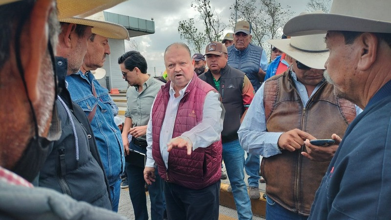 Campesinos de Querétaro despejan Palmillas tras acordar reunión con SADER en CDMX