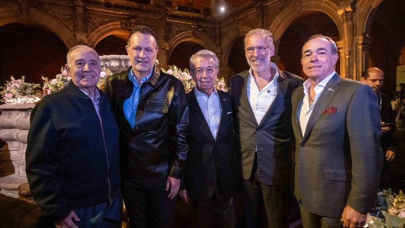 Acude Mauricio Kuri al cóctel de bienvenida del 31 Congreso de Comercio Exterior Mexicano en Querétaro