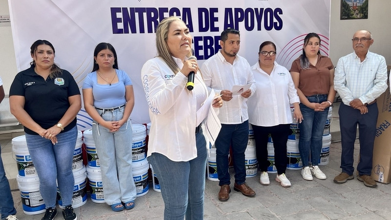 Entrega Gobierno de Querétaro apoyos a escuelas de la Sierra Gorda