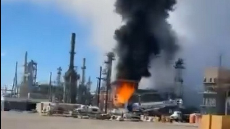 Se registra explosión en refinería de Nuevo México, Estados Unidos; investigan causas