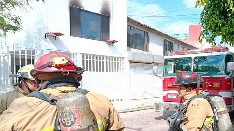 Veladora en altar de muertos, causó incendio en casa habitación de la colonia Prados de la Capilla en el municipio de Querétaro