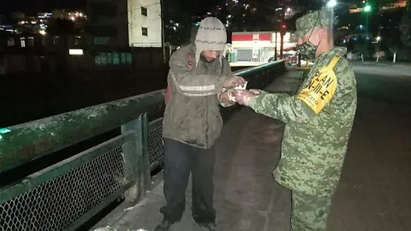 Entregará Ejército pan y bebidas calientes en zonas vulnerables de Querétaro ante bajas temperaturas