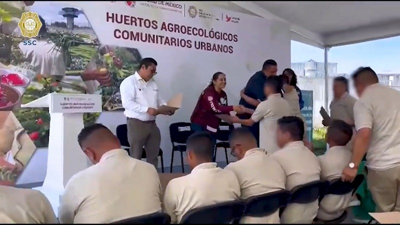 Entregan constancias de capacitación en agricultura urbana a personas en reclusión