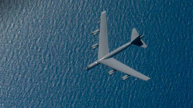 Bombarderos de EEUU realizan demostraciones militares en el Caribe