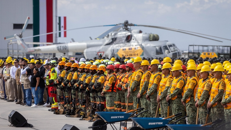Acude Mauricio Kuri a la ceremonia de Reconocimiento por la implementación de los planes DN-III-E y Marina por las pasadas lluvias