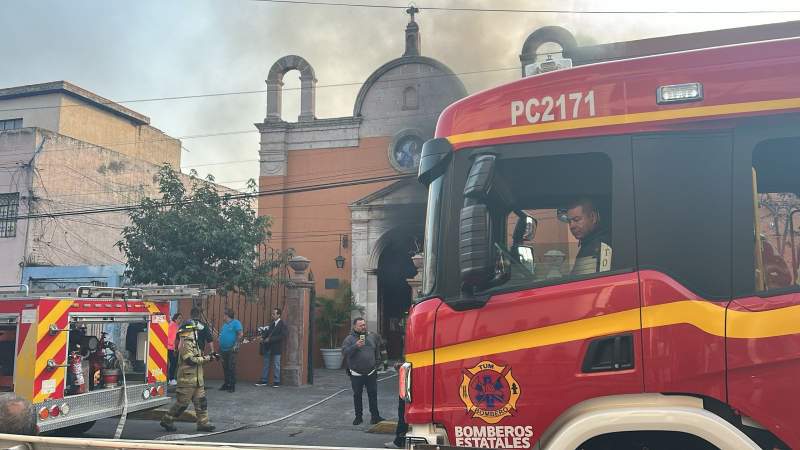 Se incendia iglesia de la Sagrada Familia en la colonia Felicitas del Río, en Morelia
