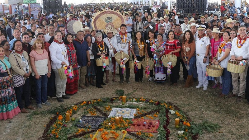 Honra Gobernador de Oaxaca a guardianes de semillas nativas en Feria Nacional de la Agrobiodiversidad