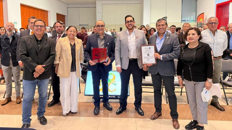 Corredor del Bienestar entrega Certificado Hecho en México a Colegio de Arquitectos de Querétaro